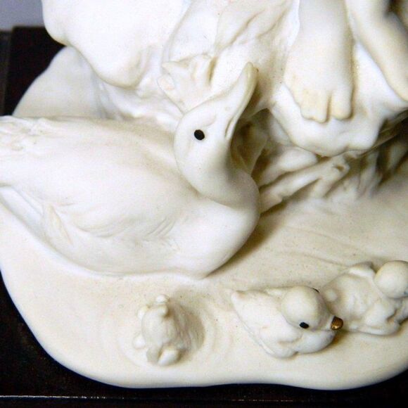 Vintage Giuseppe Armani Figurine The Pretty Duckling Dated 1986 - Picture 5 of 7